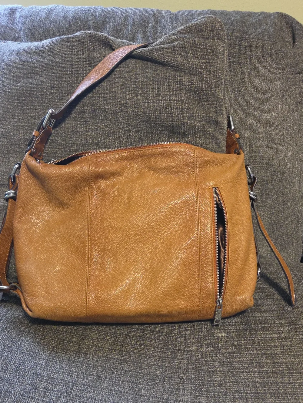 HESHE Tan Leather Hobo Bag - Women’s Everyday Carry